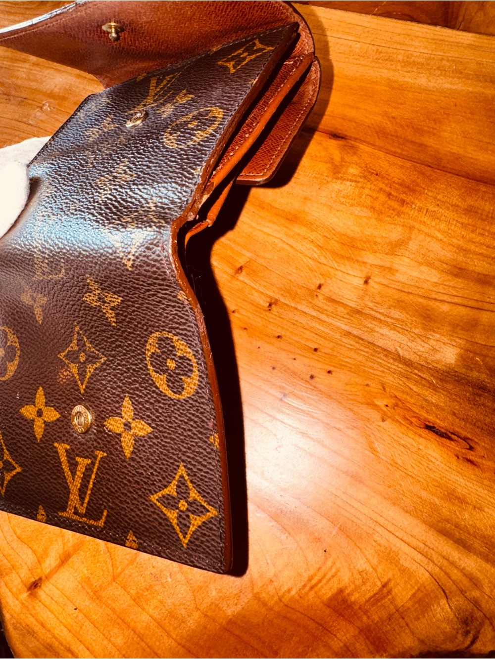 Louis Vuitton, Elise monogram, compact, vintage wallet - Picture 12 of 16